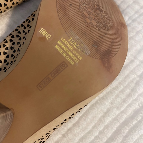 Vince Camuto Perforated Leather Peep Toe Sandals Dastana Nude Size 10M/42 - Picture 9 of 11